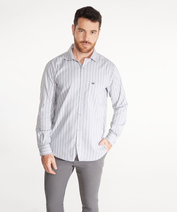 Camisa Preteñida, Manga Larga Con Bolsillo Y Silueta Regular Fit