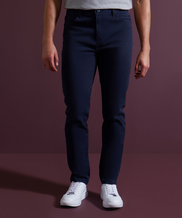 Pantalón 5 Bolsillos Unicolor Esencial image number null