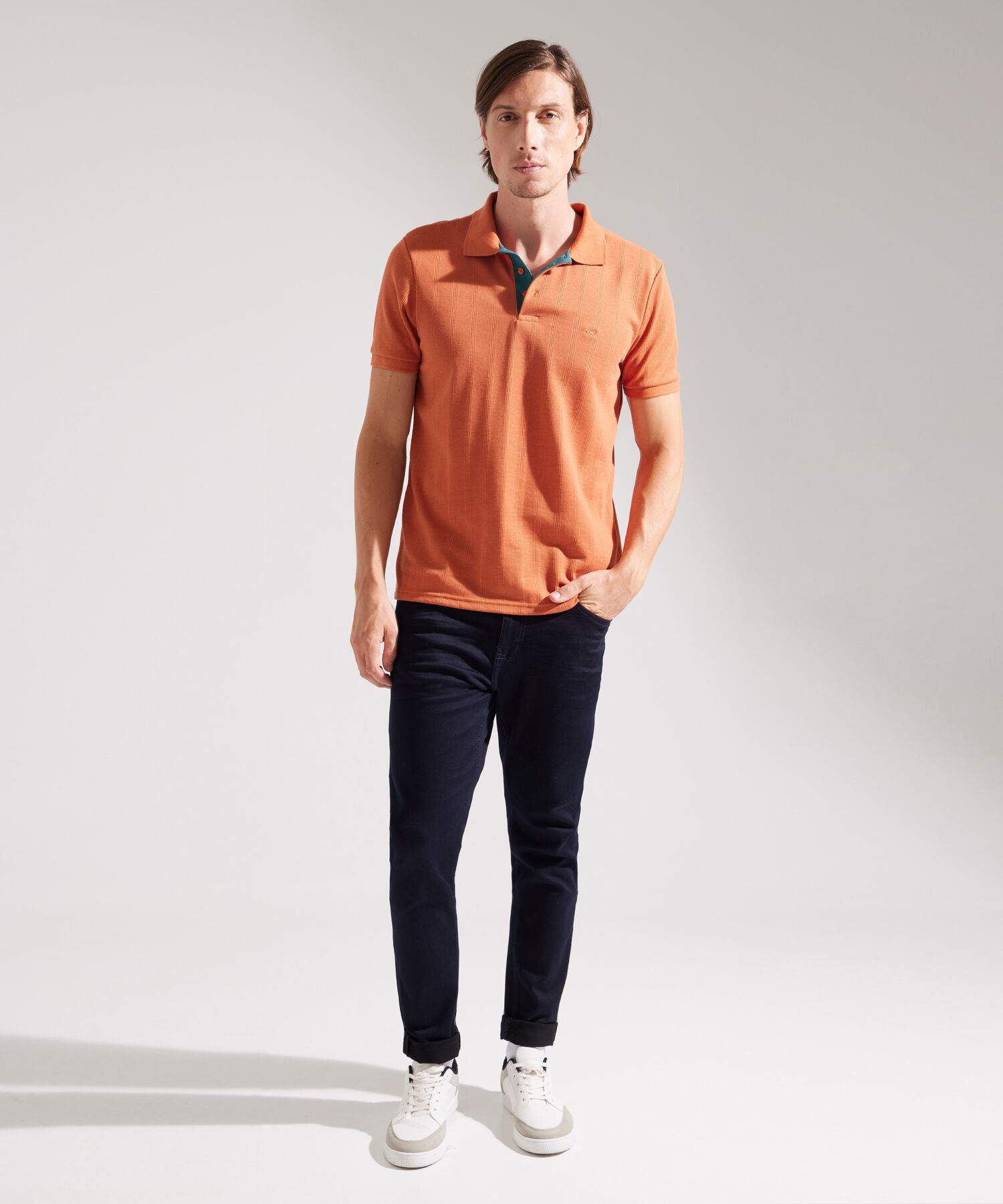 Polo Unicolor Con Textura, Cuello Y Puños Tejidos, Regular Fit