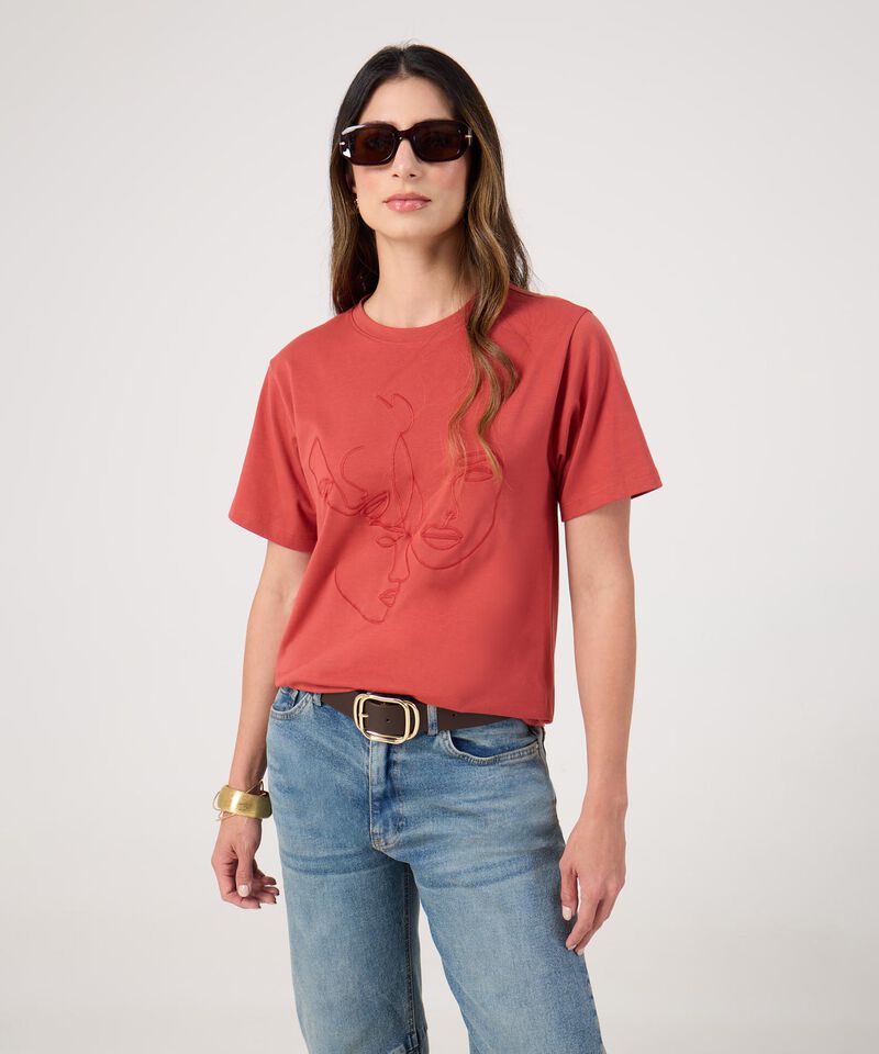 Camiseta bordada 