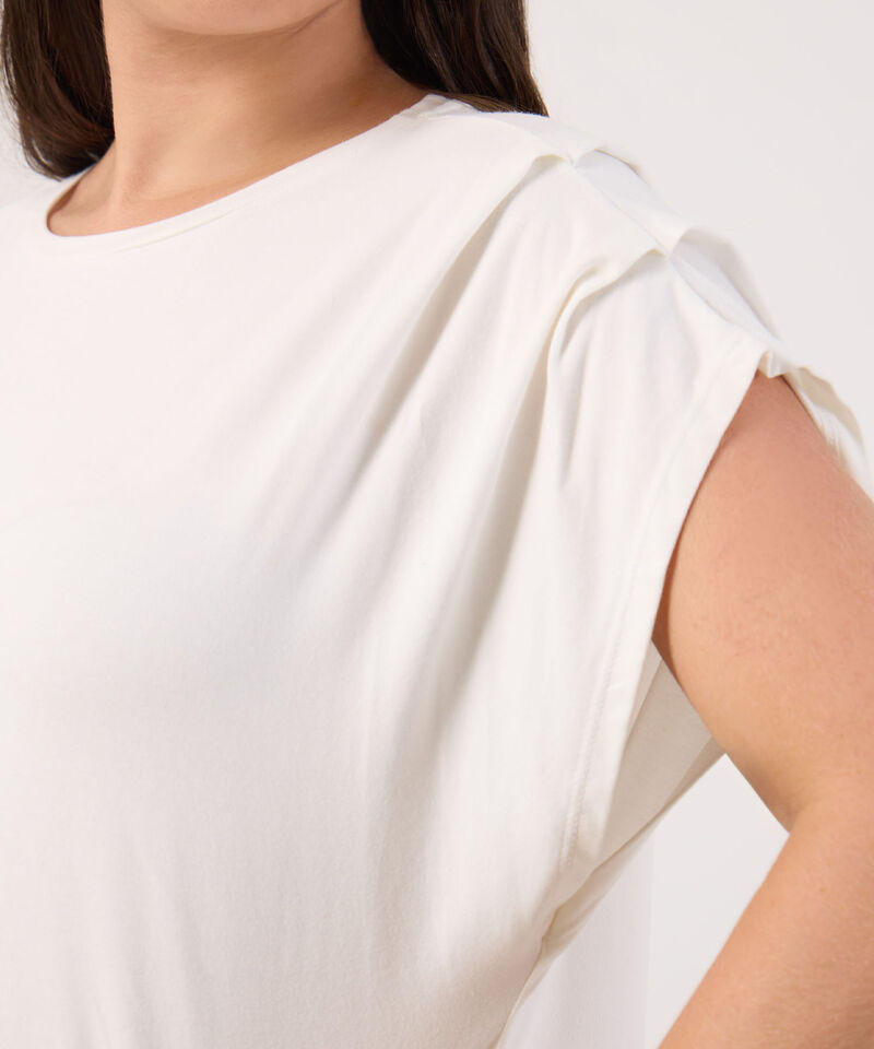 Camiseta Manga Corta Con Detalle