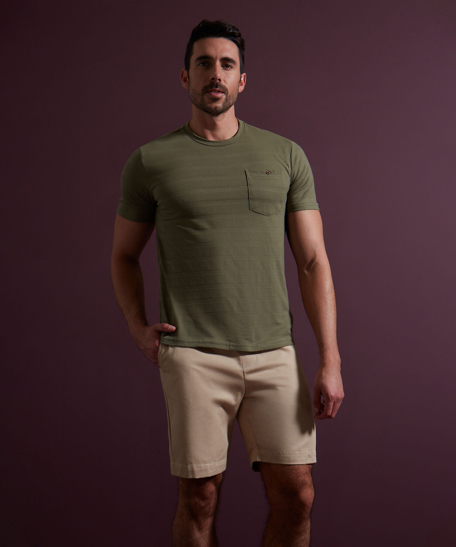 Camiseta Unicolor, Cuello Redondo Con  Bolsillo De Parche