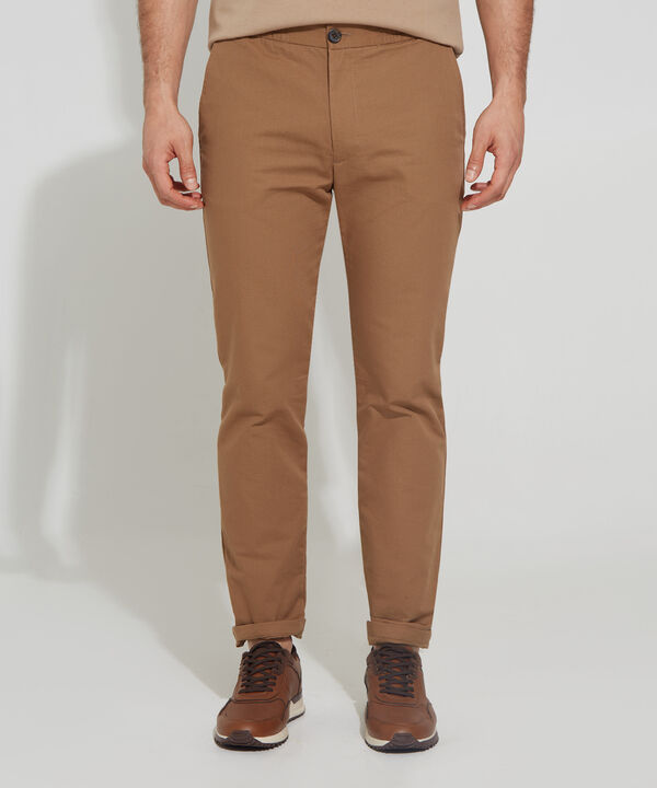 Pantalón Unicolor, Cintura Elástica Con Botón, Bolsillos Laterales, Bota Recta Y Silueta Regular Fit