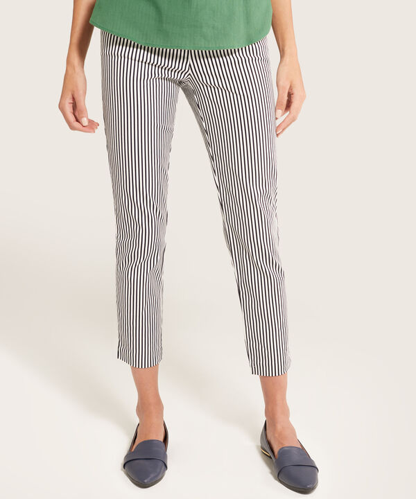 Pantalón Chino Estampado Con Cinturón image number null