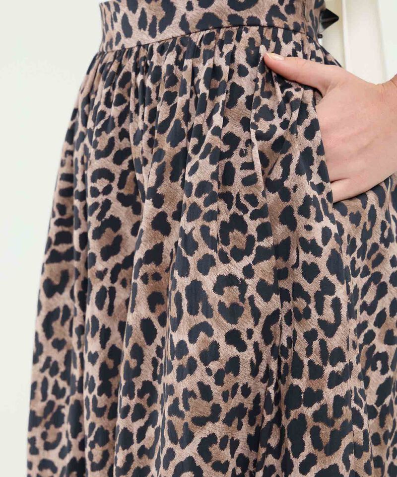 Falda Amplia Estampada Con Bolsillos En Costados