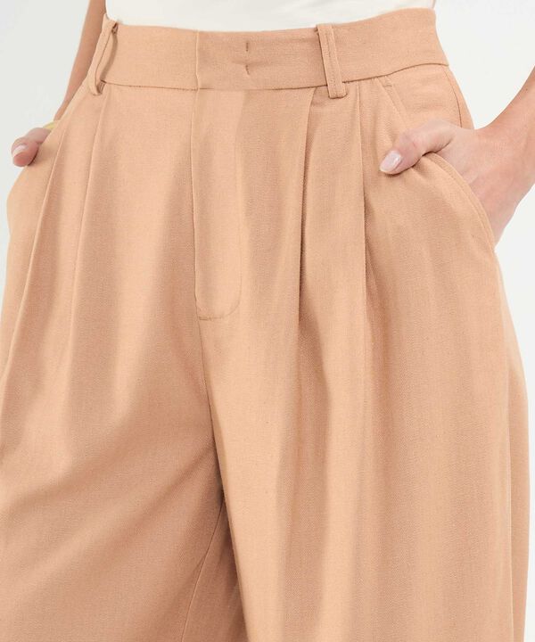 Pantalón en Efecto Lino image number null
