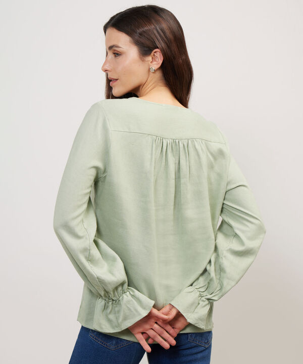 Blusa Unicolor, Escote Redondo, Perilla Corta Con Botonadura, Manga Larga Con Recogido En Puño Y Espalda