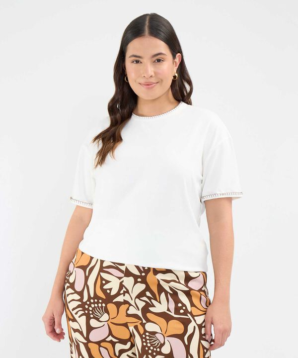 Camiseta con Bordado image number null