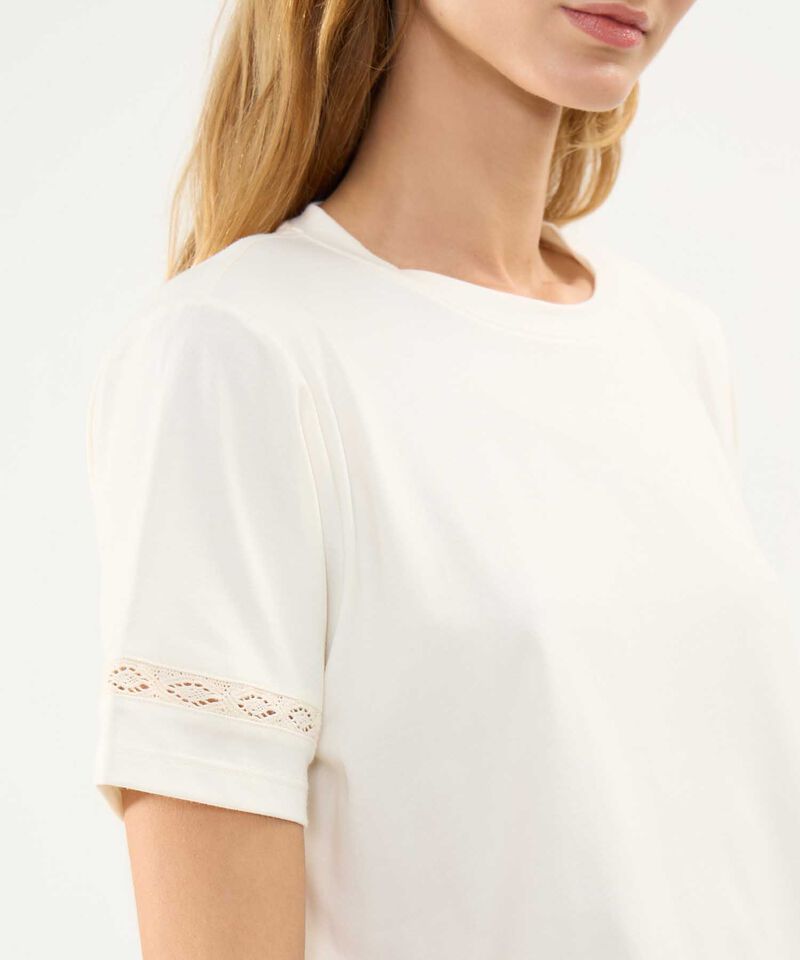 Camiseta con Encaje