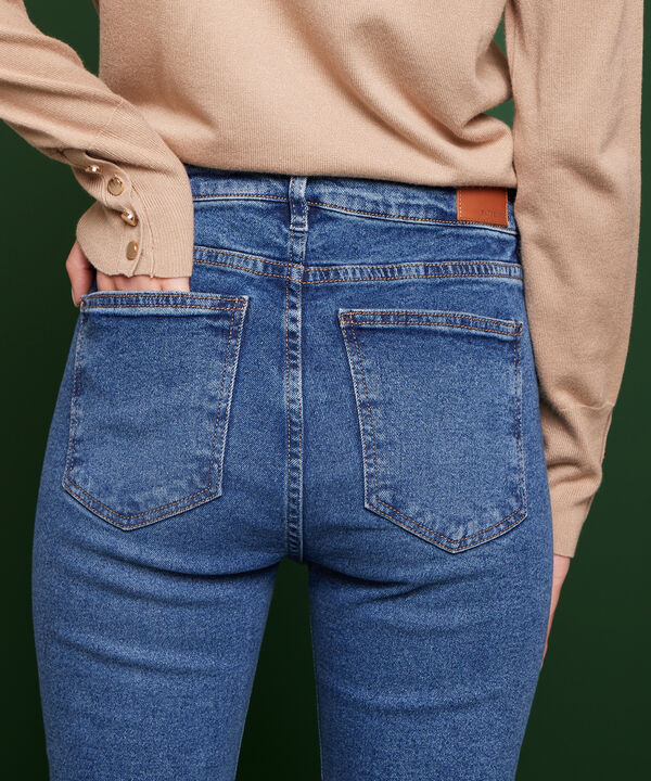 Jean Skinny Tiro Alto Tono Azul Medio Oscuro