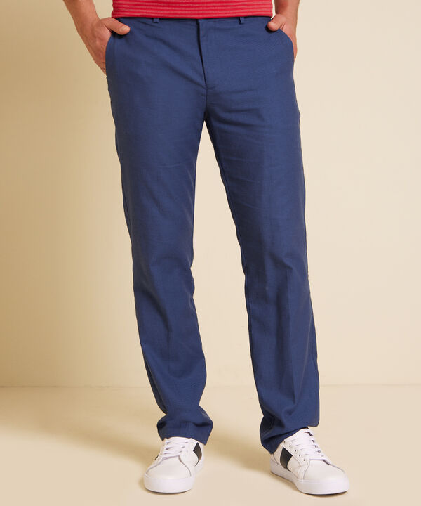 Pantalón Clásico Preteñido, Bota Recta Con Bolsillos Laterales Y Ribetes Traseros, Silueta Regular Fit