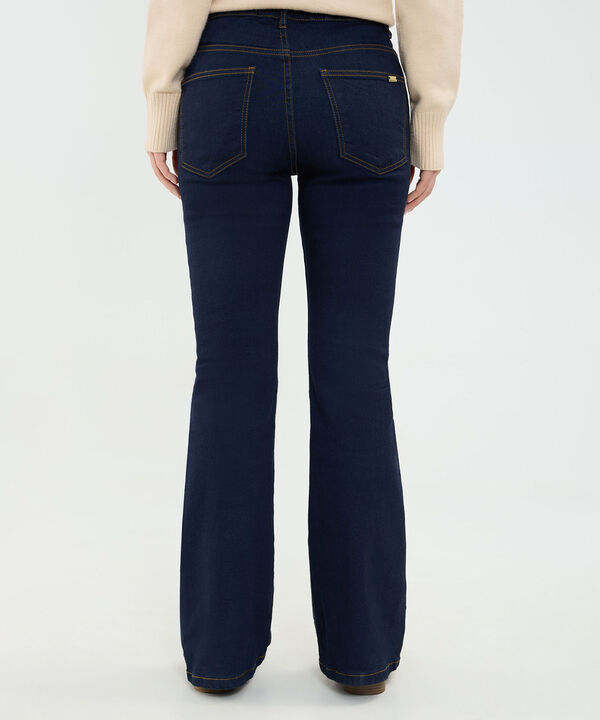 Jeans Flare Tono Oscuro