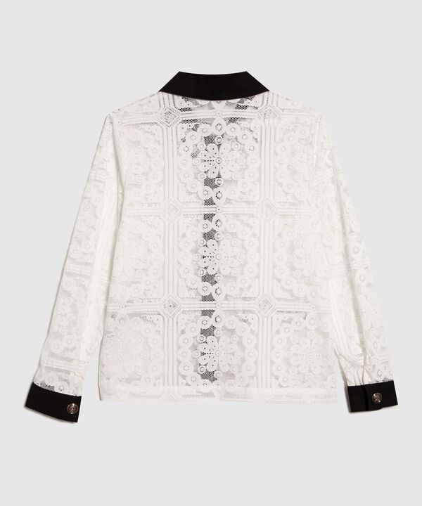 Chaqueta en Encaje