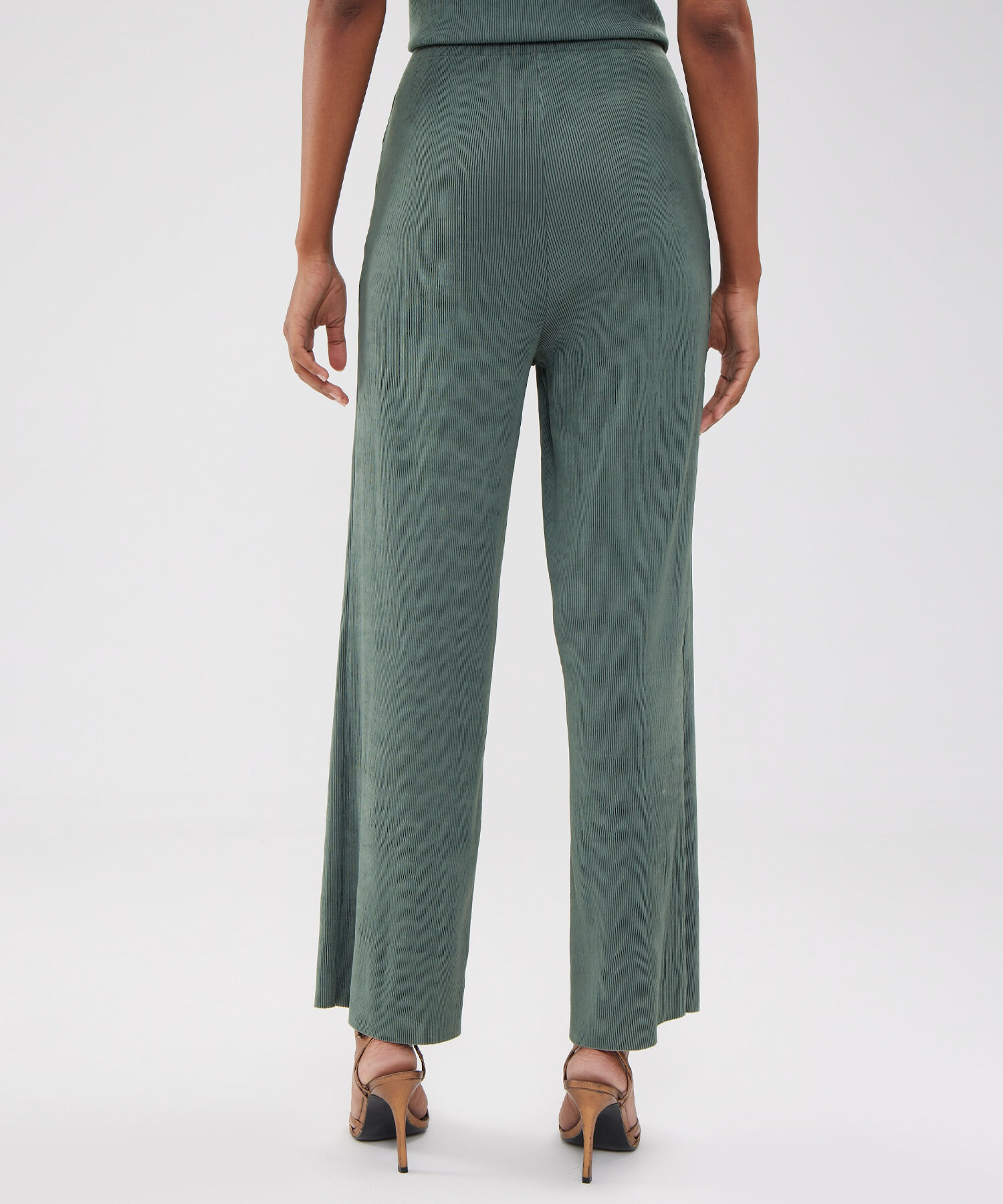 Pantalon Fluido Plisado Unicolor