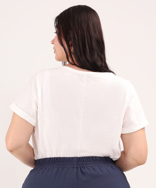 Camiseta Unicolor Con Bordado