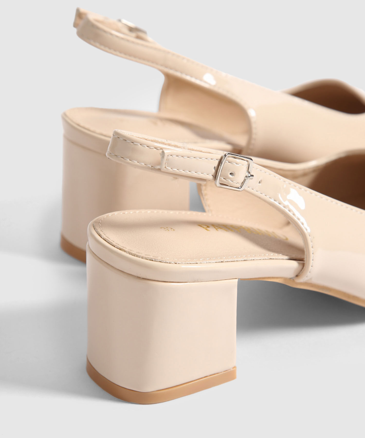 Tacones en Efecto Cuero