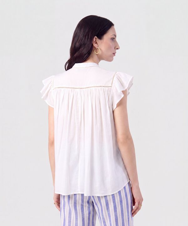 Blusa Cuello Alto con Vuelos Mujer