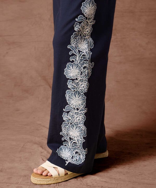 Pantalón Fluido con Bordado