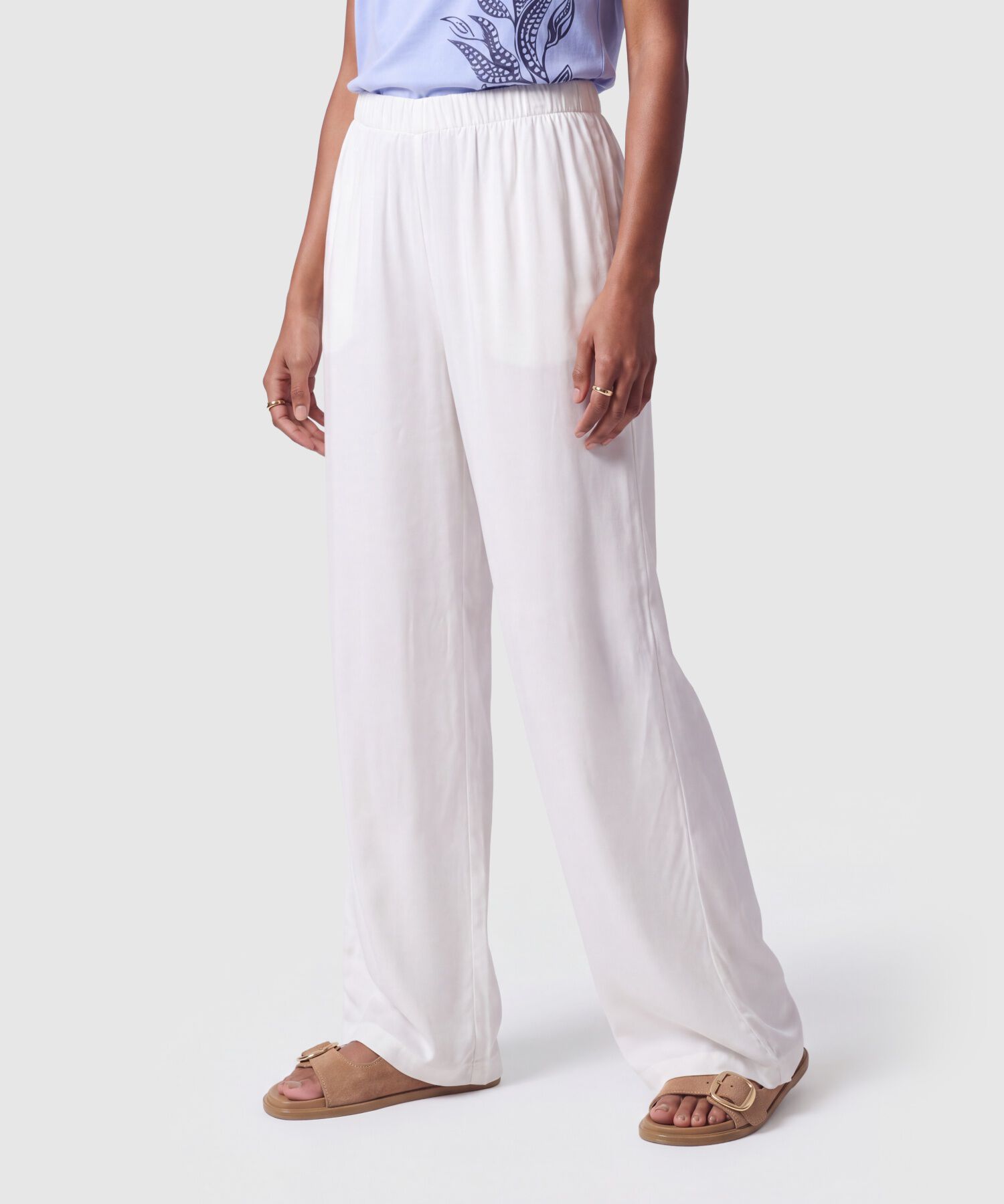 Pantal&oacute;n Bota Ancha Encauchado Para Mujer