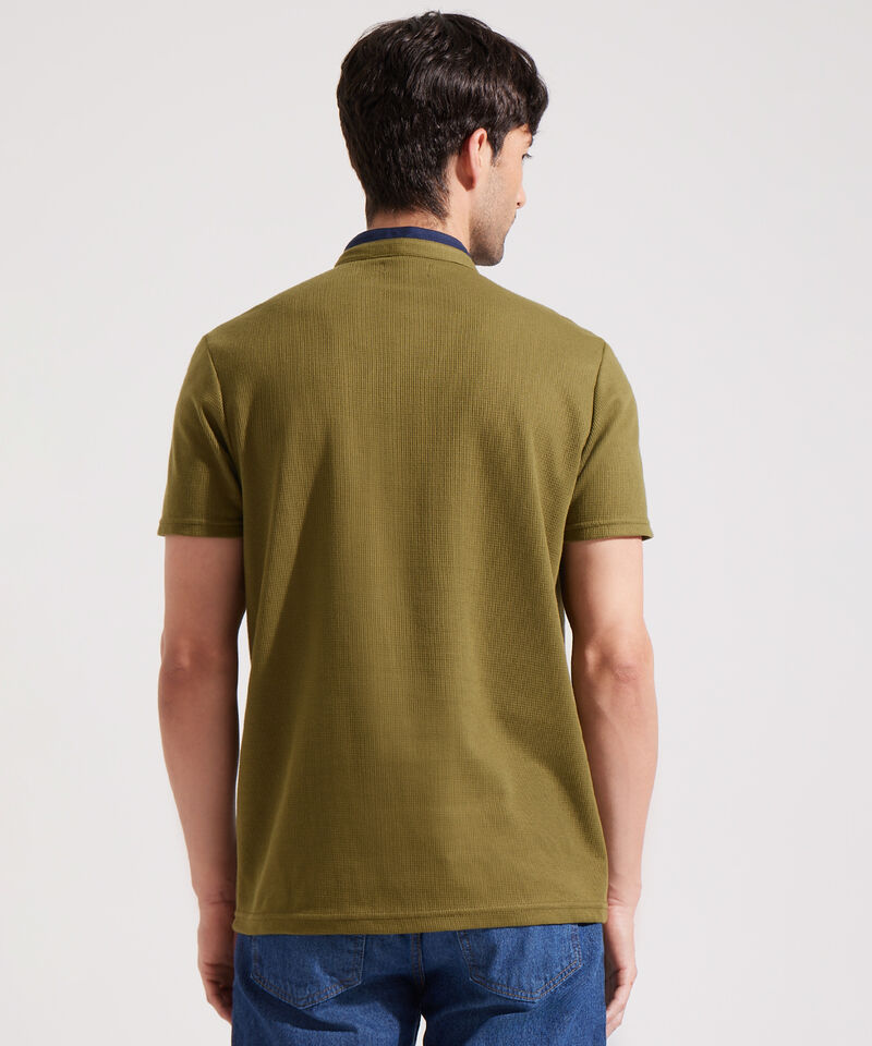 Polo Texturizada Con Cuello Mao