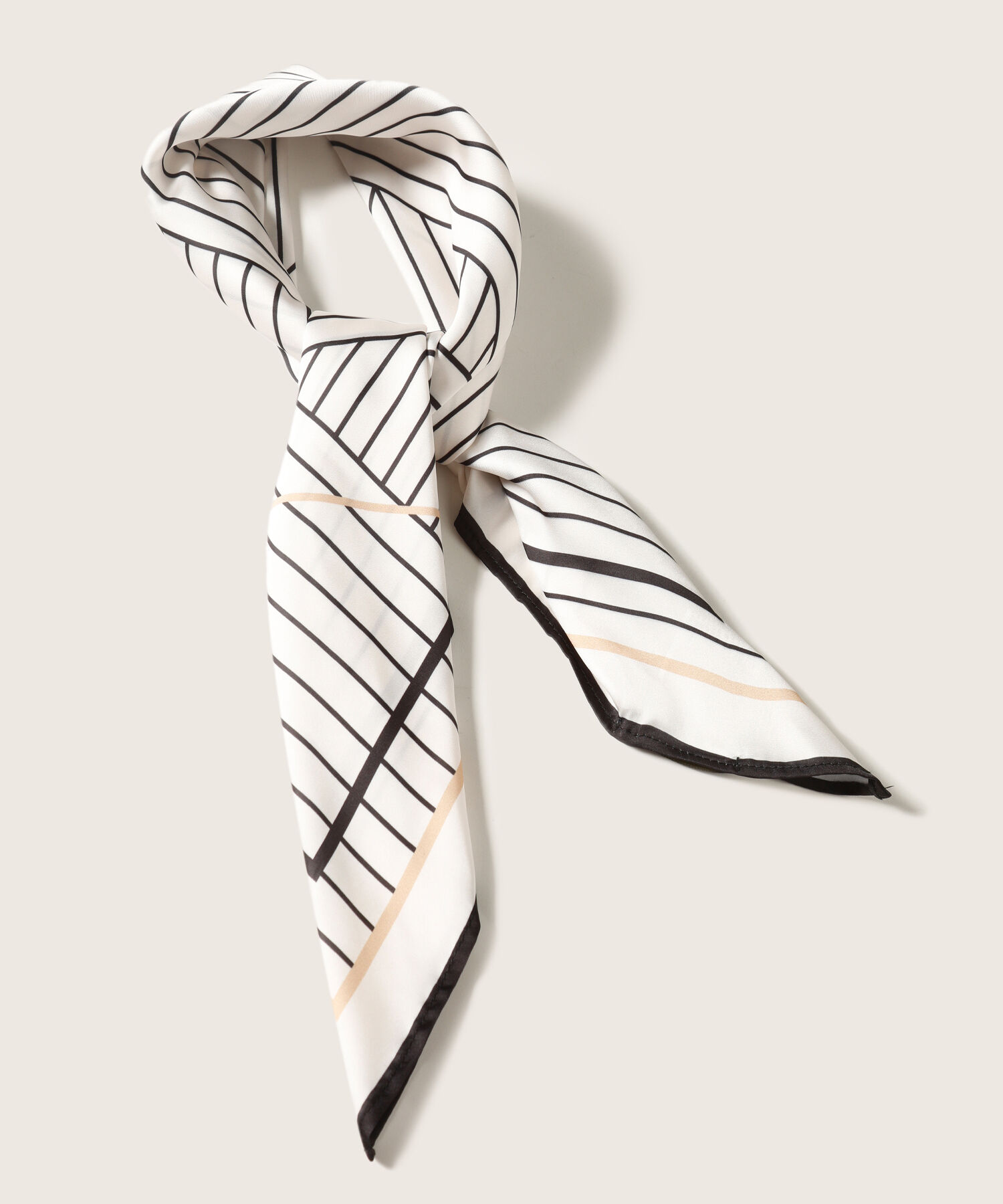 Bufanda Pañoleta Estampada En Satin Diseño Geometrico