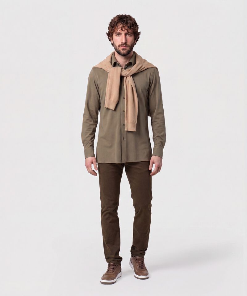 Camisa Unicolor Con Cuello De Bot&oacute;n Hombre