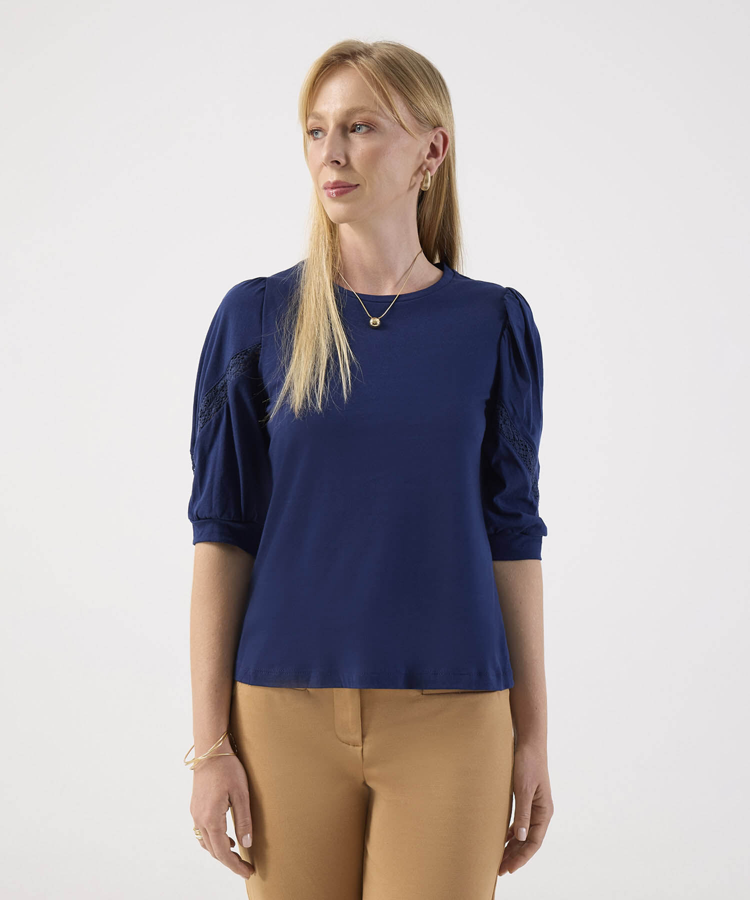 Blusa con Detalle Calado