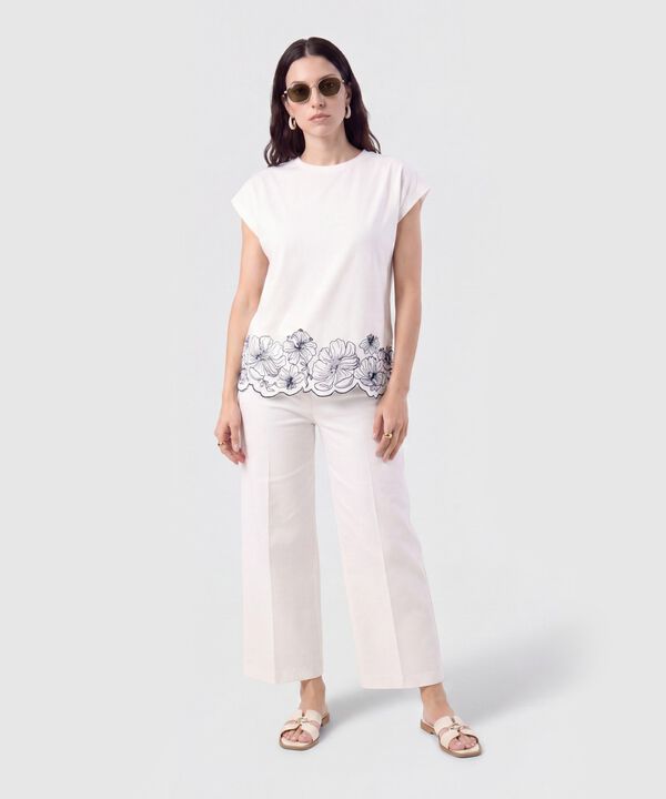 Camiseta con Detalle en Borde Para Mujer