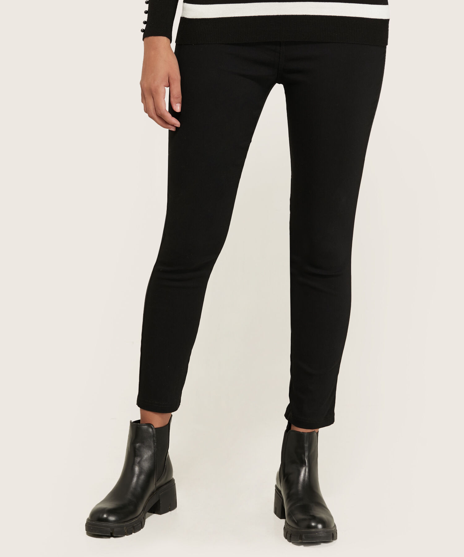 Pantalon 5 Bolsillos Unicolor En Drill