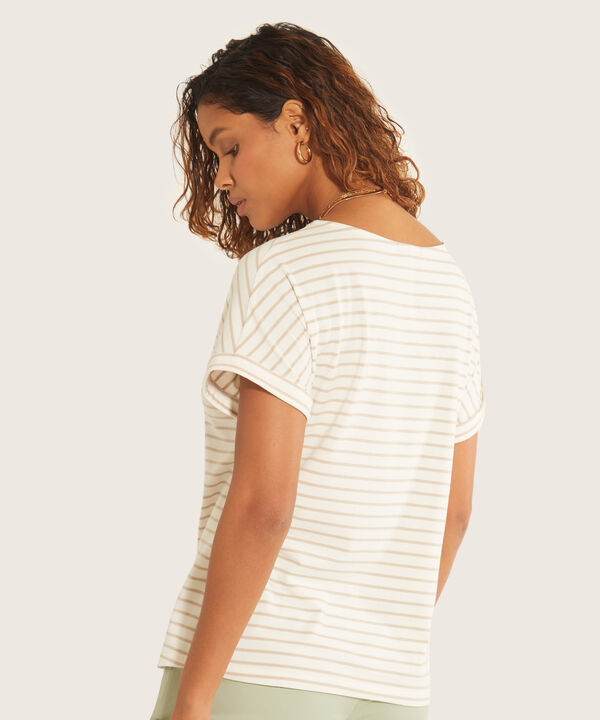 Camiseta Manga Corta Con Guardapolvo Cuello V Preteñida