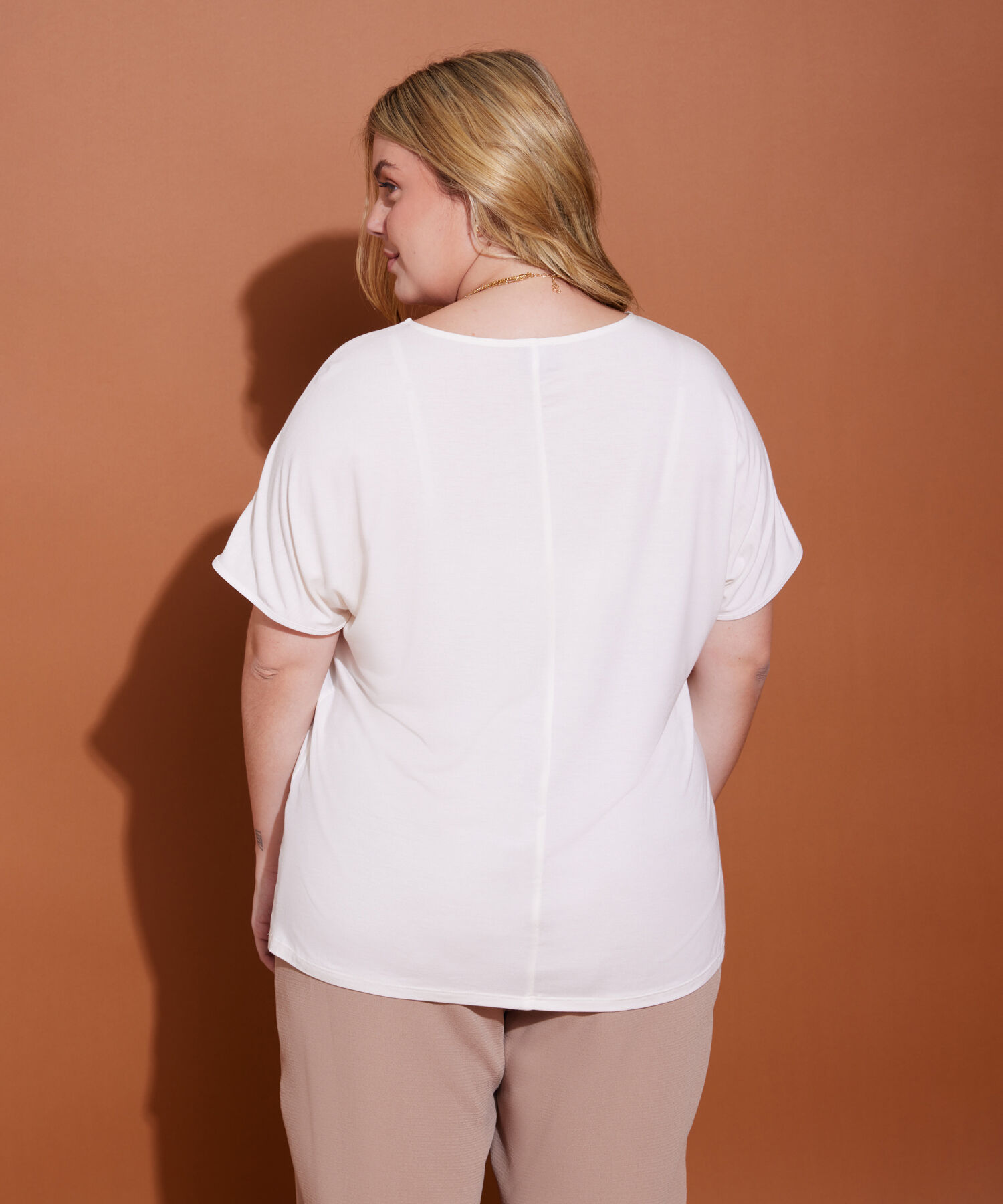 Camiseta Manga Corta  Con Sublimado En Frente