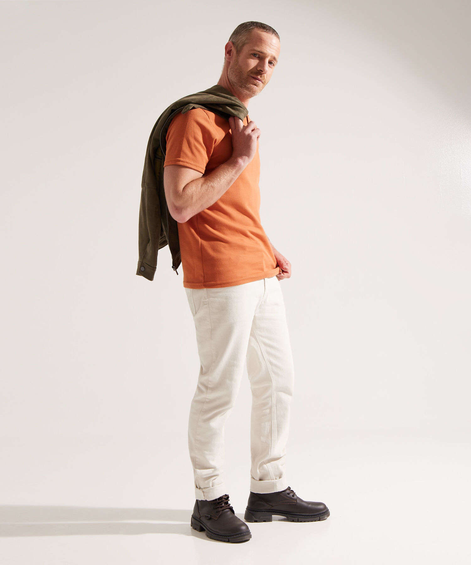 Camiseta con Cuello Henley