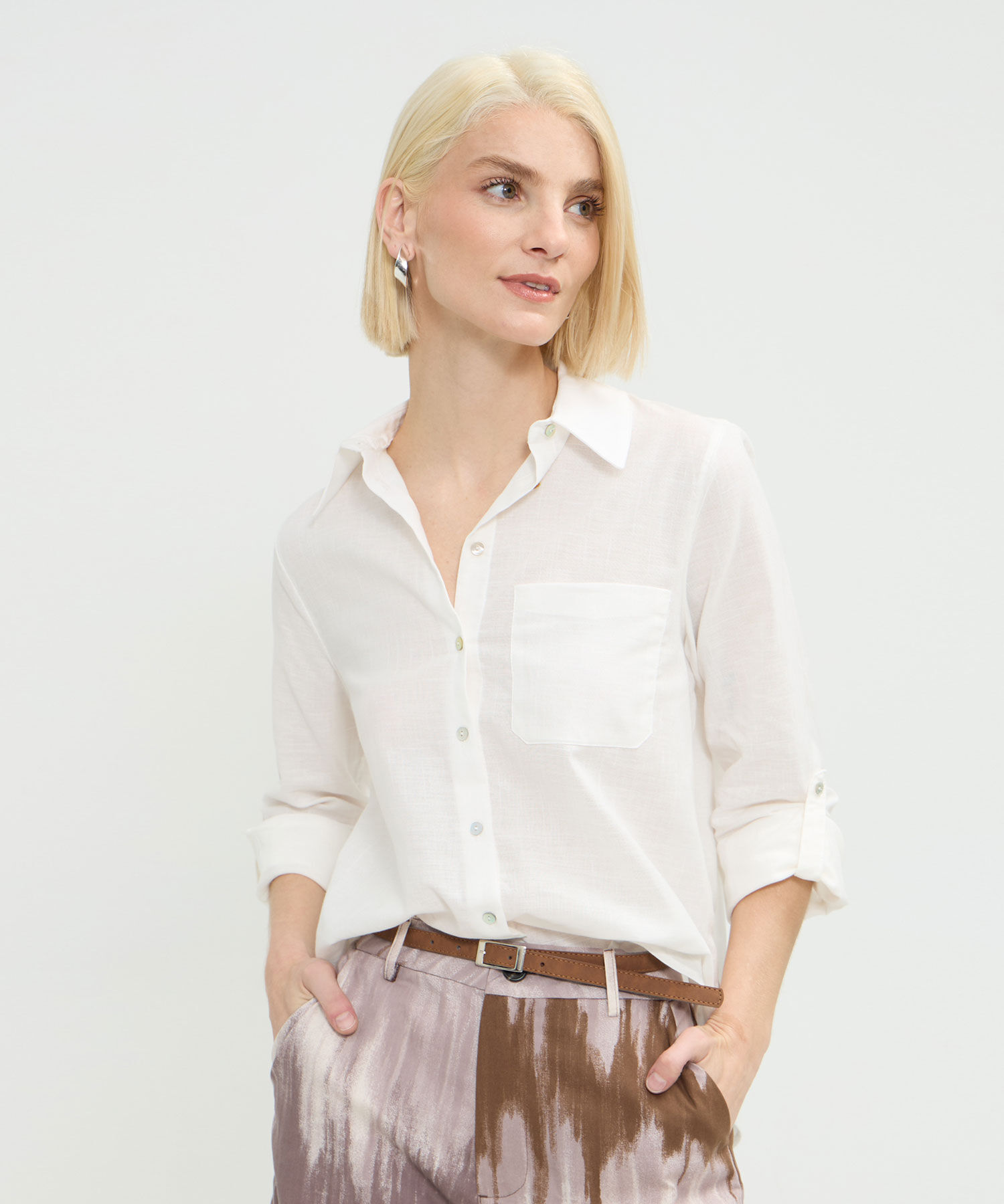 Camisa Manga Larga Con Bolsillo Unicolor En Lino