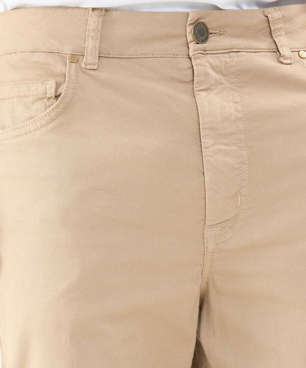Pantalón Regular image number null