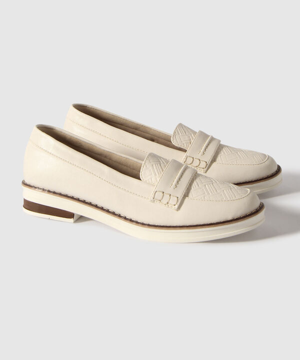 Mocasines image number null