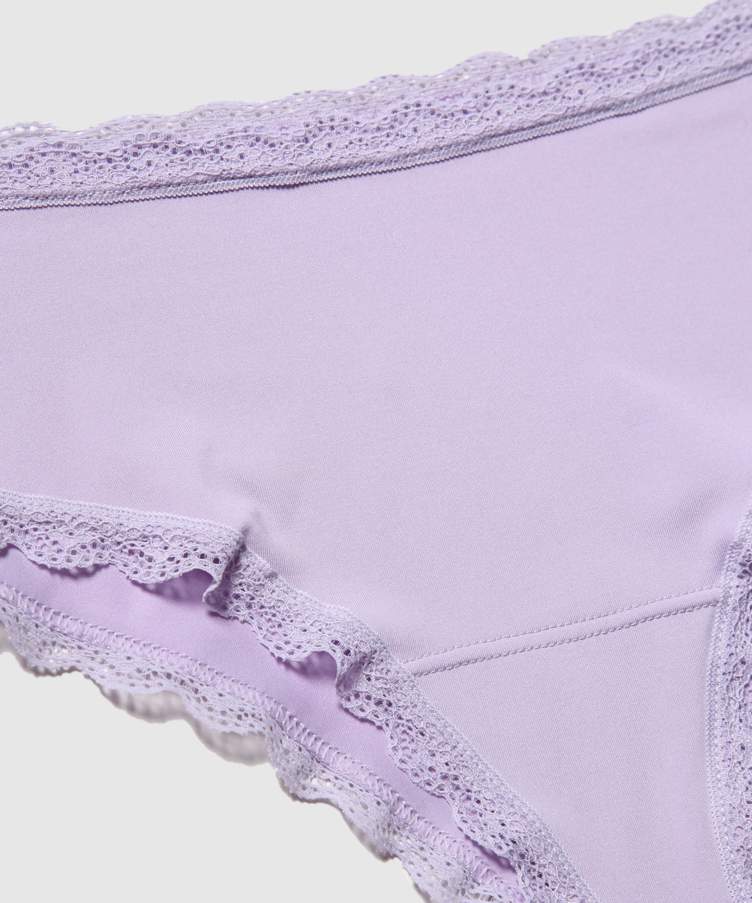 Panty Hipster Con Encaje En Cintura Y Piernas