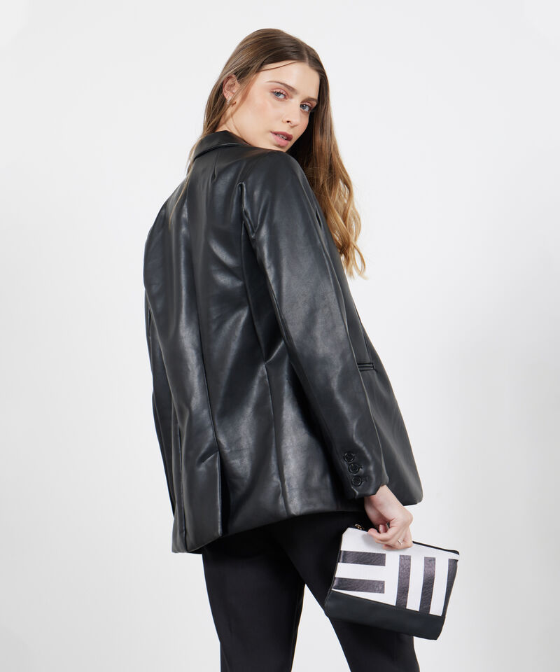 Blazer En Pu Manga Larga Con Boton En Frente
