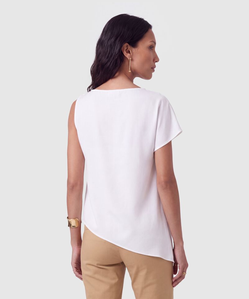 Blusa Asim&eacute;trica Con Herraje Para Mujer