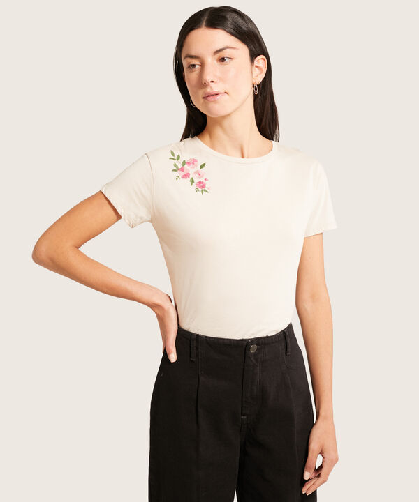 Camiseta Manga Corta Con Bordado