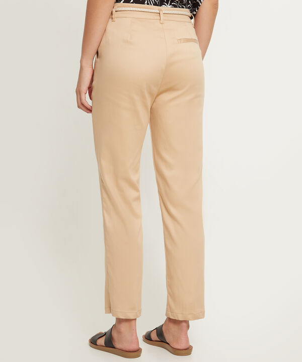 Pantalón Clásico Con Cinturón En Tejido