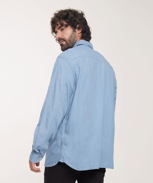 Camisa Camisa Masculina Con Bolsillos Tono Claro.