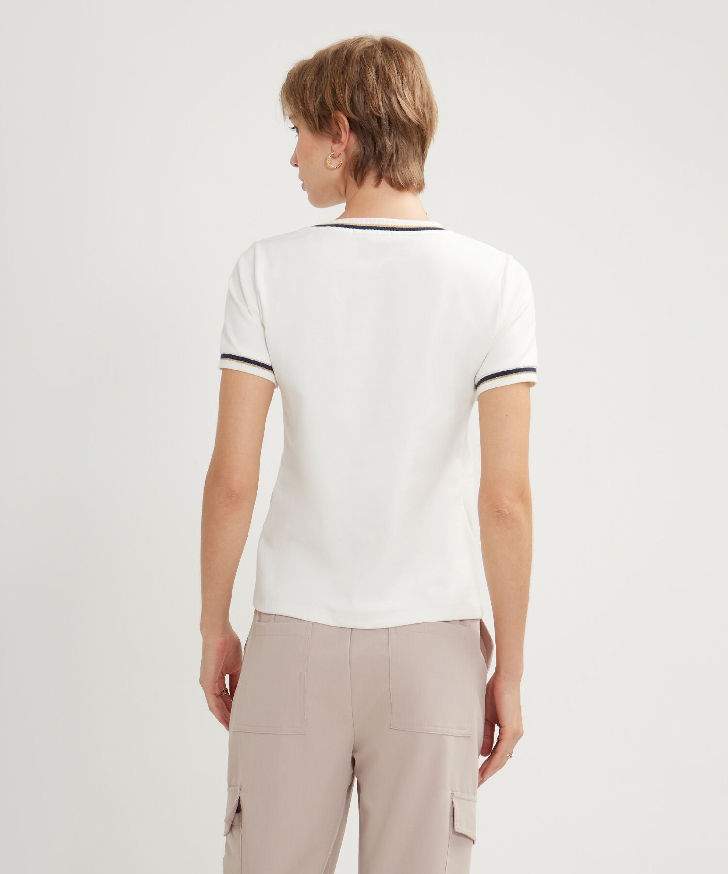 Camiseta Unicolor Con Tira Tejida Bicolor