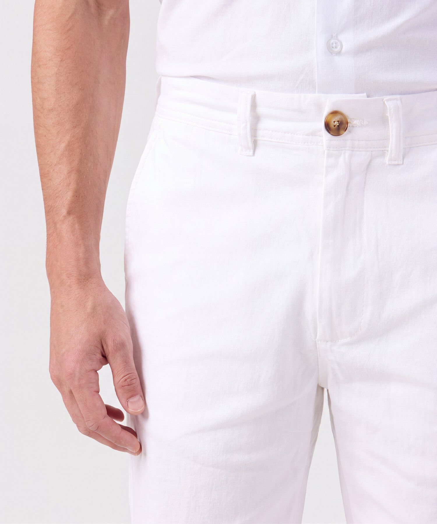 Bermuda Chino Con Bolsillos Para Hombre