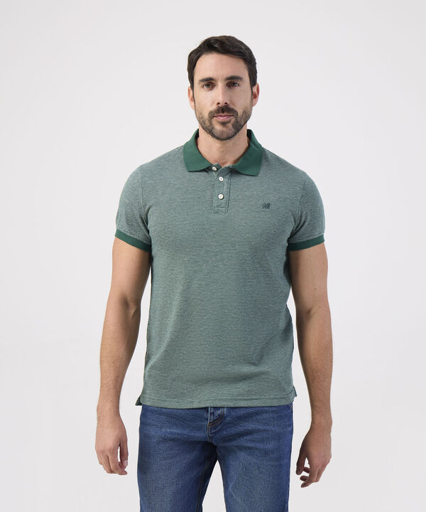 Polo Unicolor Con Textura, Cuello Y Pu&ntilde;os Tejidos, Silueta Slim Fit, Lineas image number null