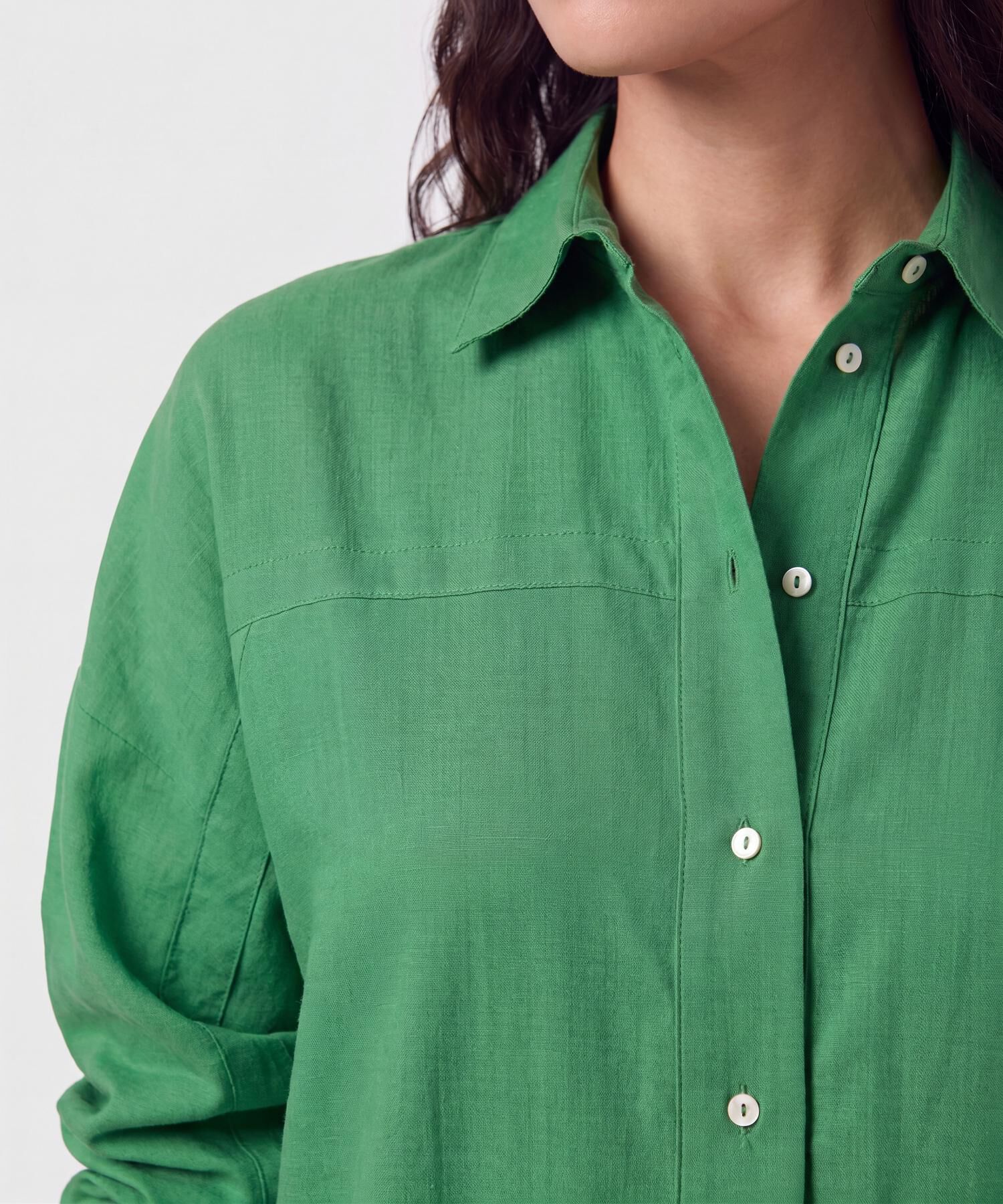 Camisa Manga Larga Con Corte Frontal Para Mujer