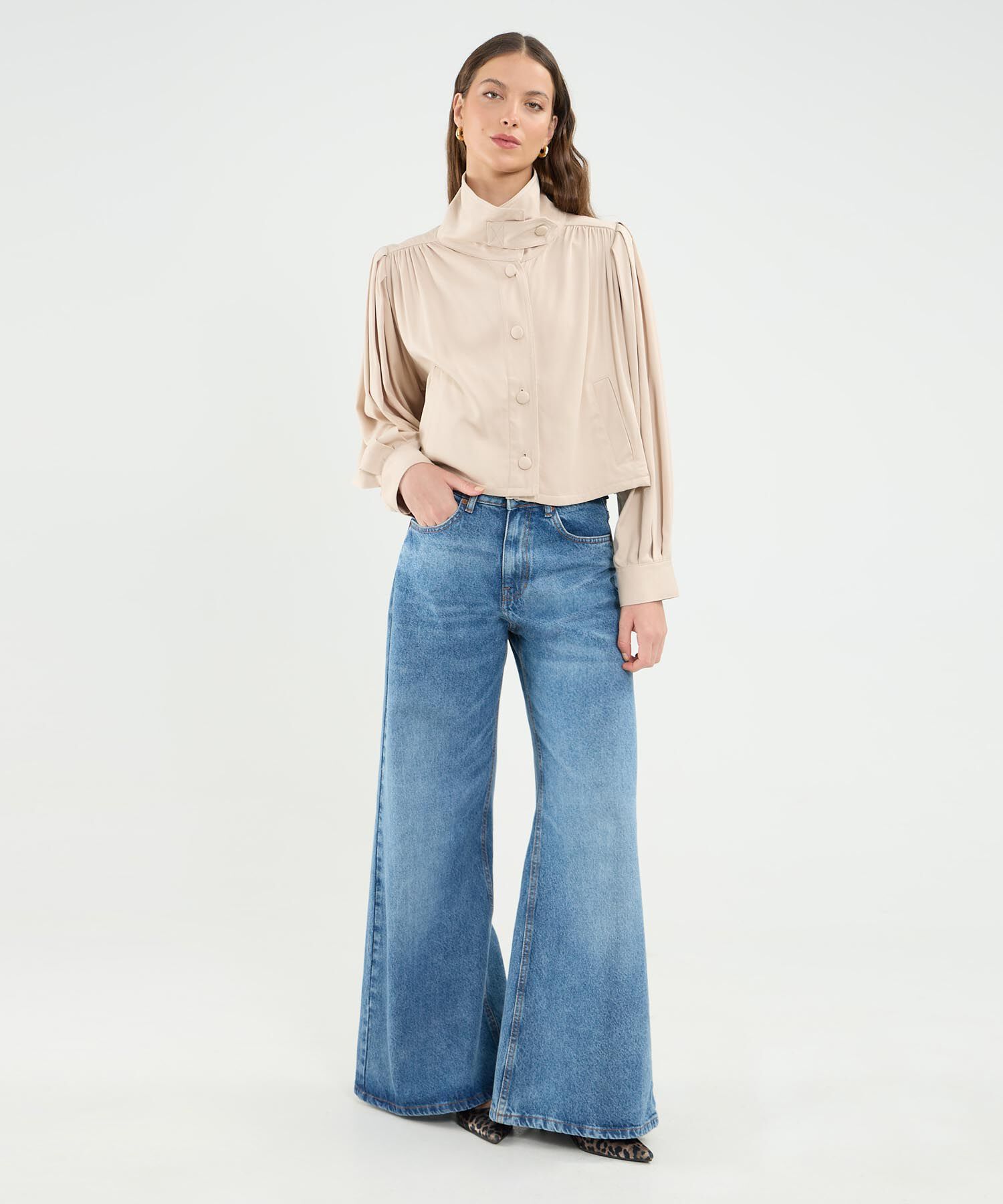 Chaqueta Unicolor Crop Cuello Alto
