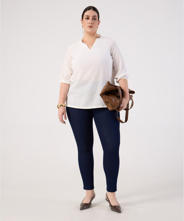 Blusa unicolor para mujer curvy image number null