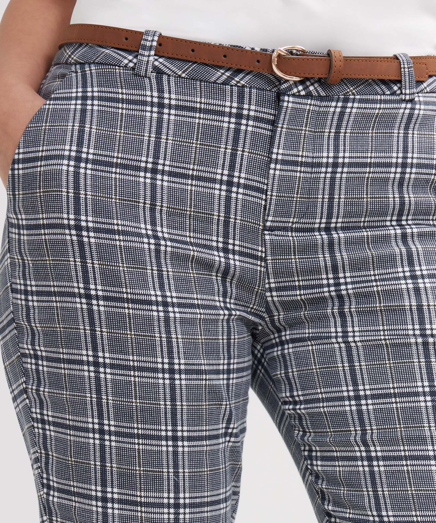 Pantalón Básico Bolsillos Diagonal Estampado Con Cinturón