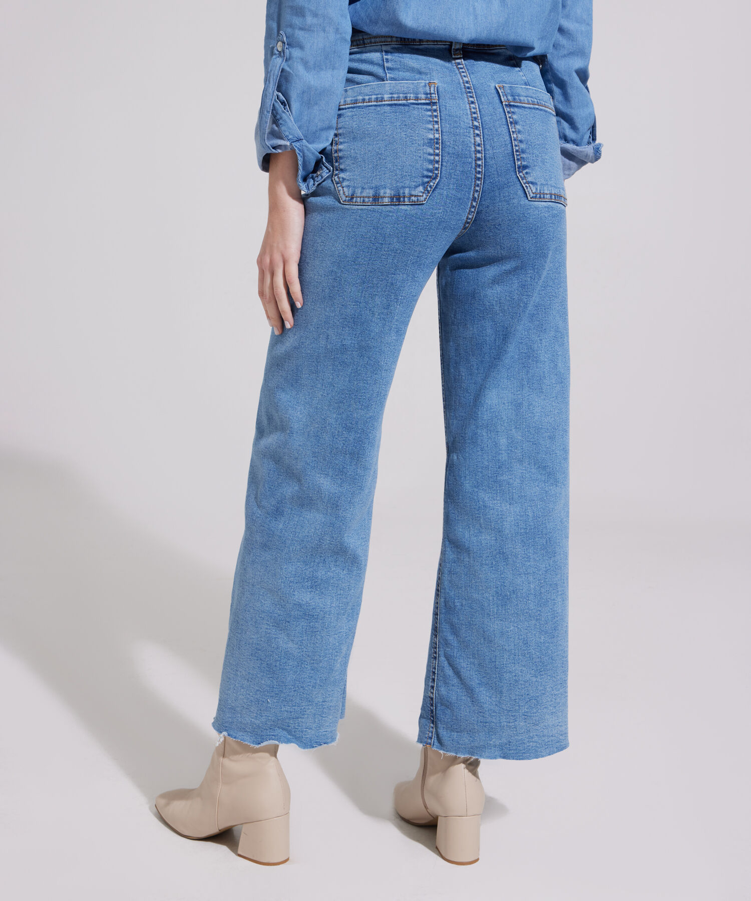 Jean Tipo Culotte Tono Claro
