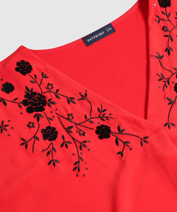 Blusa Con Bordado Frontal Para Mujer Escote V Manga Corta image number null